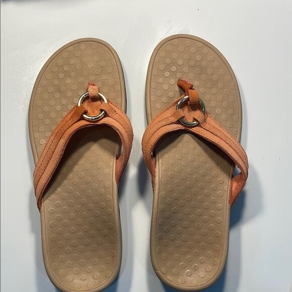 Vionic Sandals – Tan Orange Comfort, Textured Footbed, Sz 9, EUC - Picture 2 of 4